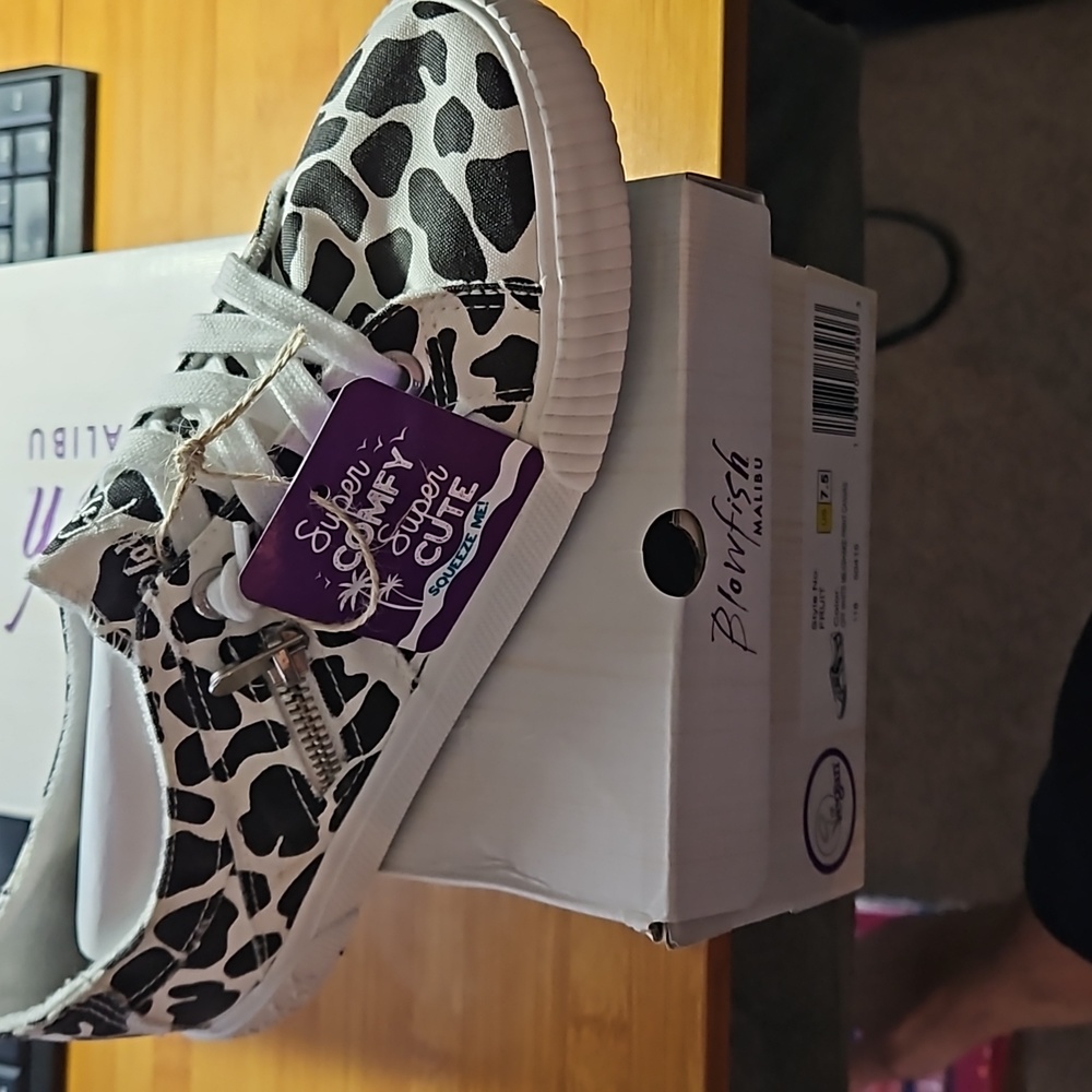 NWT, Blowfish Malibu sneakers